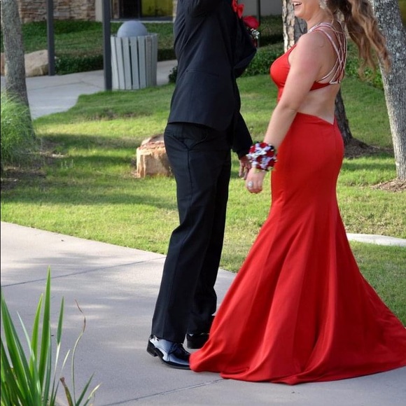 Camille La Vie - red, long,formal dress, size 6 - Picture 5 of 10